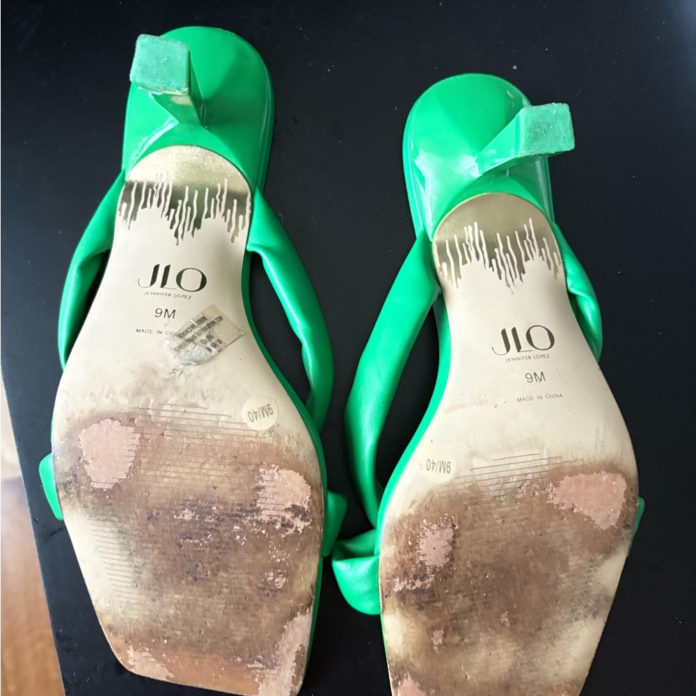 Jennifer Lopez Vibrant Green Heels - Picture 4 of 5